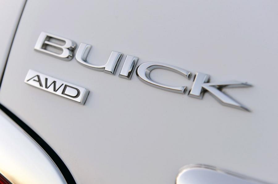 Логотип Buick LaCrosse 2010 года  (NA) (фото 108 из 121)
